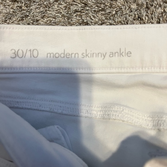 White loft skinny jeans with zipper accent on the bottom - Picture 2 of 2